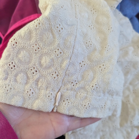 NWT Francesca’s Lacy Puff Sleeve Embroidered Eyelet Crop Top Blouse Boho Girly - Picture 6 of 7